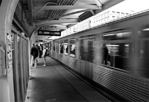 Chicago purple line L train platform