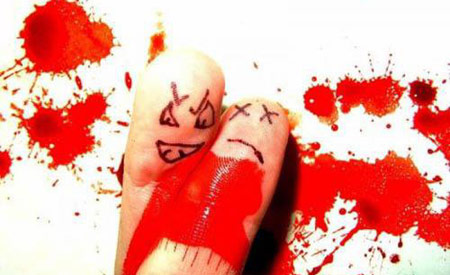 Bloody fingers murder each other for art