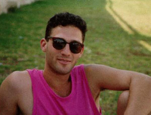 Young Brad Pitt in pink