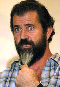 Mel Gibson pulling his beard