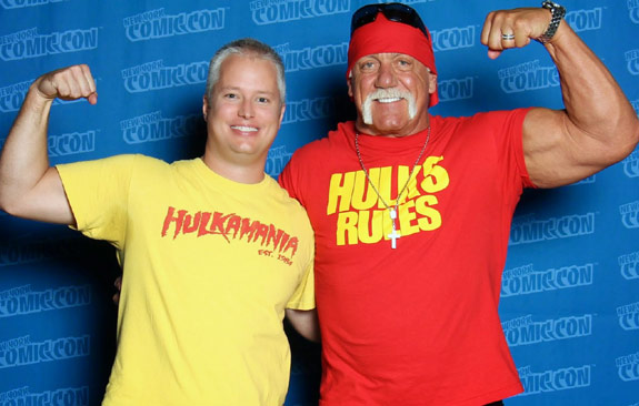Man with Hulk Hogan Hulkamania tshirt