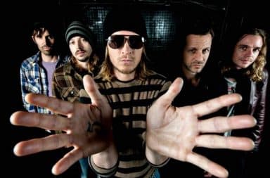 Puddle of Mudd hands open