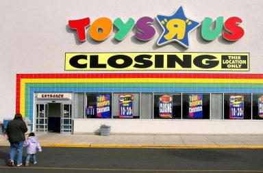 Toys 'R' Us Closing