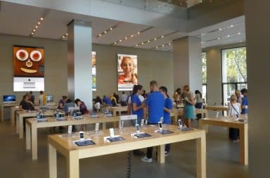 Apple store sells technology