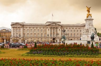 buckingham palace the queens big house