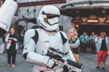 Star Wars trooper with gun