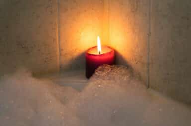 candle by the tub