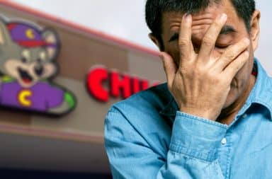 chuck e cheese upset