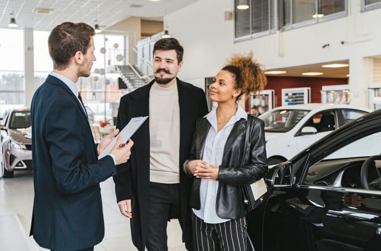 couple buying car